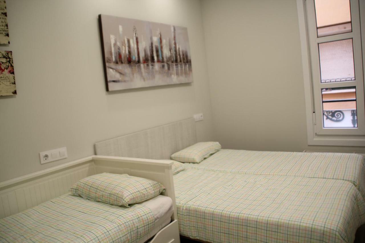 Apartamentos Logrono Centro Exteriör bild